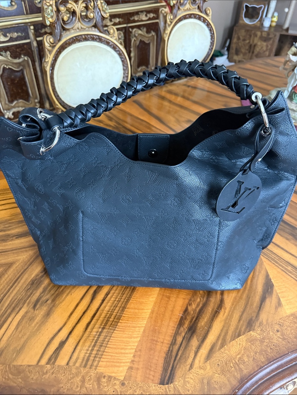 Classic Black Leather Shoulder Bag with silver Hardware - Picture 11 of 11